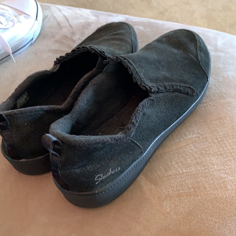 Sketchers Loeffers, wide fit memory foam, 11w, super cushy, black suede like